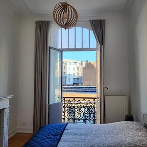 Pensjonat Bed & Blockchain Private With Shared Bathroom, Bruksela